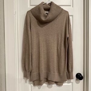 LOFT Taupe Turtleneck Sweater Small Tan Oversized Cozy Soft Pullover